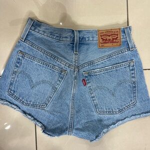 Levi’s size 24 Levi's@ Premium
501® ORIGINAL FIT HIGH RISE WOMEN'S
SHORTS